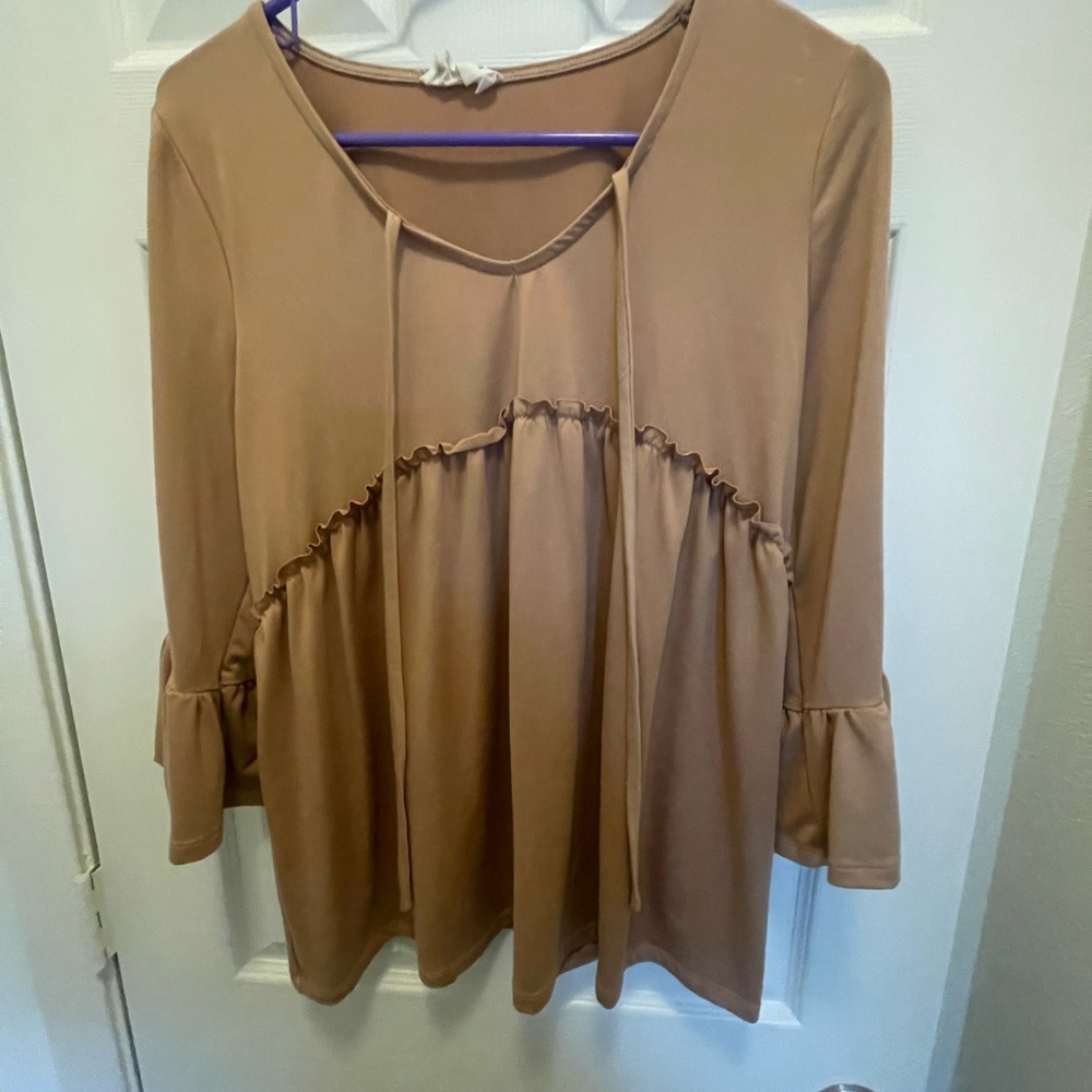 Brown babydoll top. Worn once or twice. Size Small